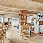 4 Bedroom In Nyaraló *