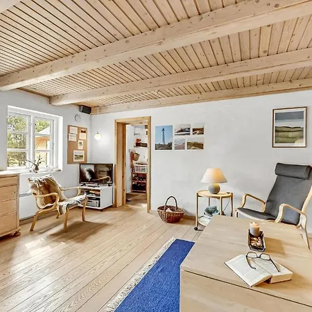4 Bedroom In Dom wakacyjny *