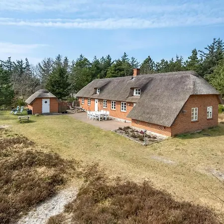 4 Bedroom In *