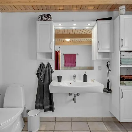 4 Bedroom In Ulfborg